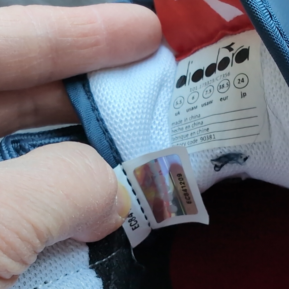 🌸DIADORA RUNNING SHOES PRACTICALLY NEW - Picture 9 of 9